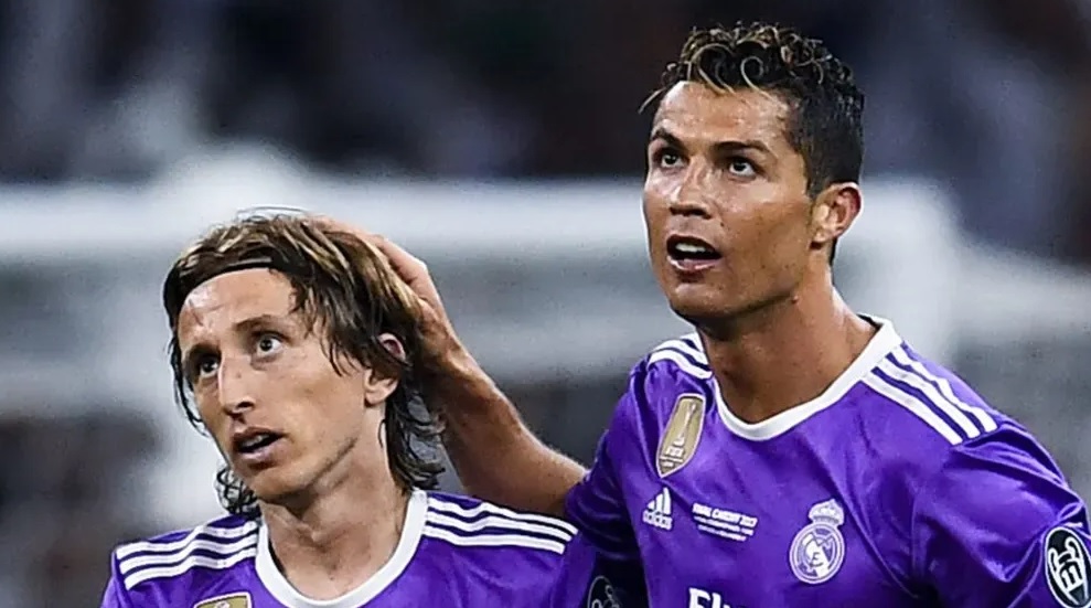 Huyền thoại Modric chia tay Real Madrid: Ronaldo gửi lời tri ân sâu sắc
