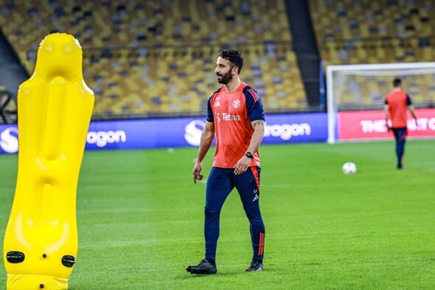 Thử thách lớn của HLV Ruben Amorim tại Manchester United: Xây dựng hệ thống chiến thuật đồng bộ từ học viện đến đội một