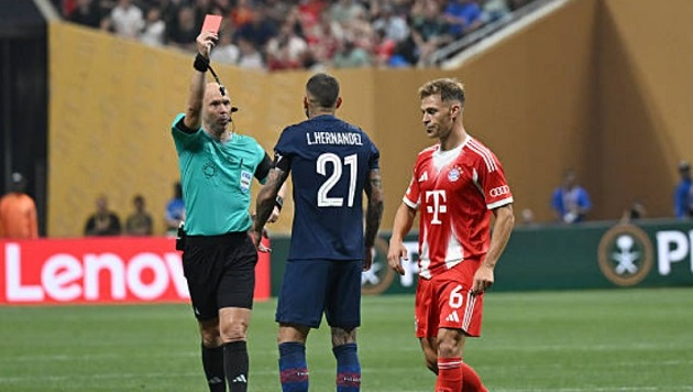 PSG thắng kịch tính Bayern Munich với tỷ số 2-0, dù nhận hai thẻ đỏ